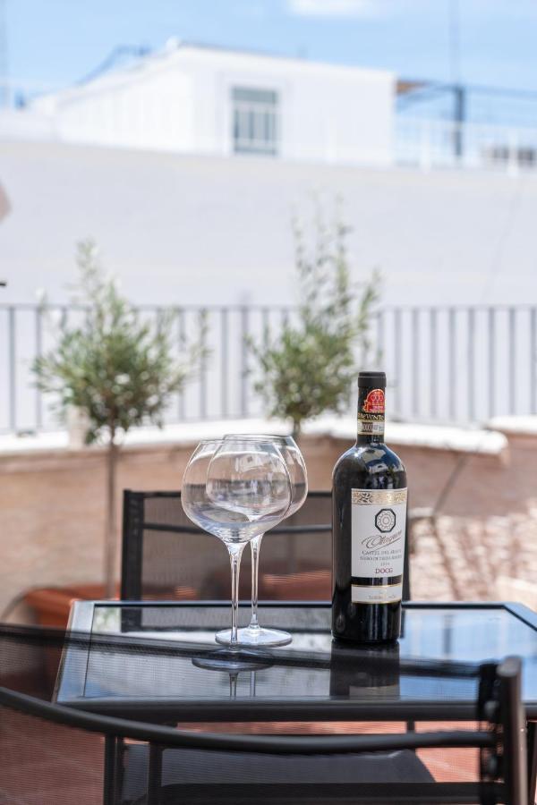 Wineart House, Terracielo Indipendente Nel Centro Di Monopoli Lägenhet Exteriör bild